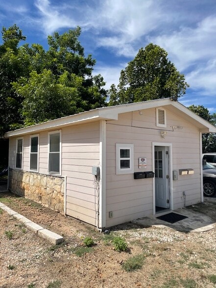 1630 County Road 279, Liberty Hill, TX for lease - Building Photo - Image 3 of 8