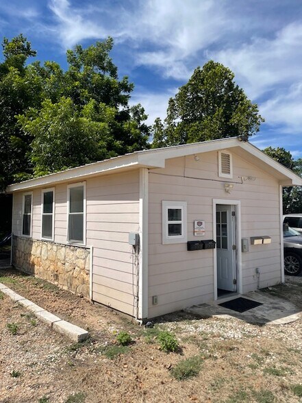 1630 County Road 279, Liberty Hill, TX à louer - Photo du bâtiment - Image 3 de 8