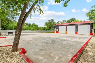 6901 Wt Montgomery, San Antonio, TX for lease Interior Photo- Image 2 of 14