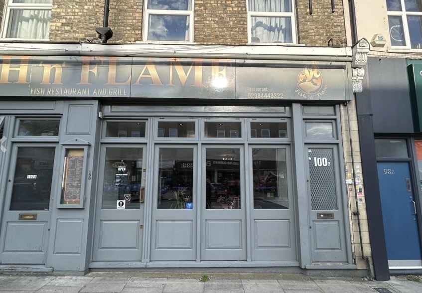 100 High Rd, London for lease - Primary Photo - Image 1 of 2