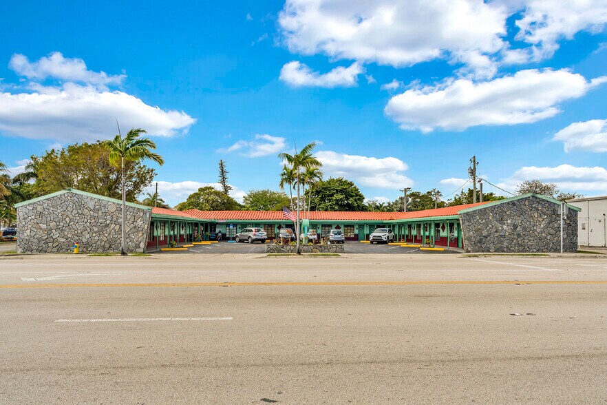 1290 S Federal Hwy, Dania Beach, FL à vendre - Photo du bâtiment - Image 3 de 10