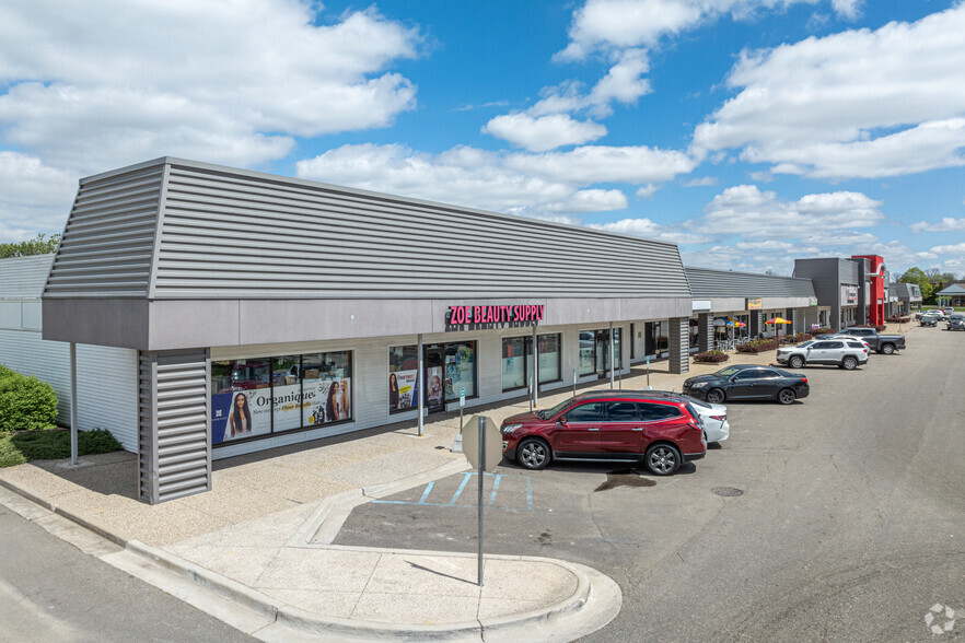 2241-2289 44th St SE, Grand Rapids, MI for lease - Building Photo - Image 3 of 6