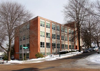 Plus de détails pour 4115 Chesapeake St NW, Washington, DC - Bureau à vendre