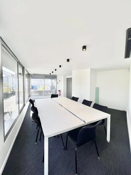 Bureau dans Puteaux à louer - Photo du bâtiment - Image 3 de 8
