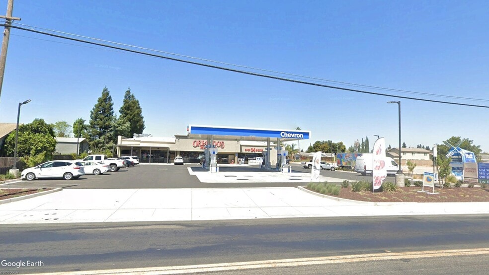 2226 Jackson Ave, Escalon, CA à vendre - Photo du bâtiment - Image 2 de 3