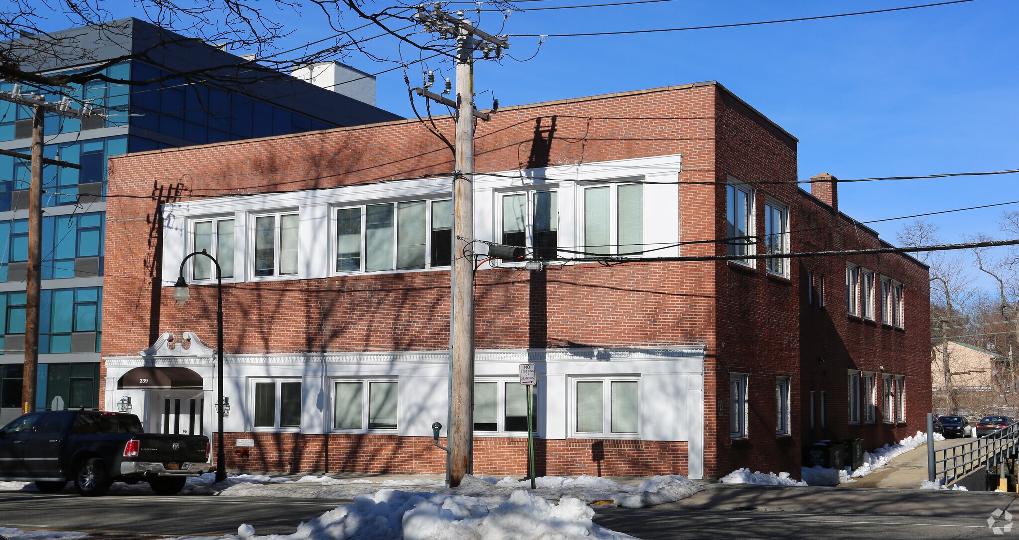 239 Great Neck Rd, Great Neck, NY for lease Building Photo- Image 1 of 5