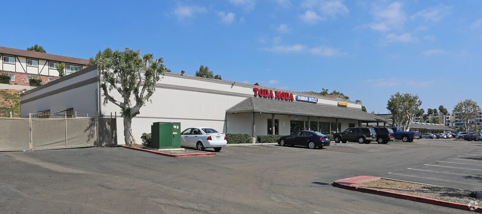 2401-2449 E Plaza Blvd, National City, CA for lease - Building Photo - Image 2 of 5
