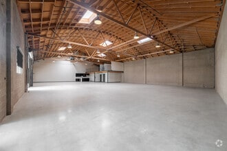 4077-4081 Redwood Ave, Los Angeles, CA for lease Interior Photo- Image 2 of 5