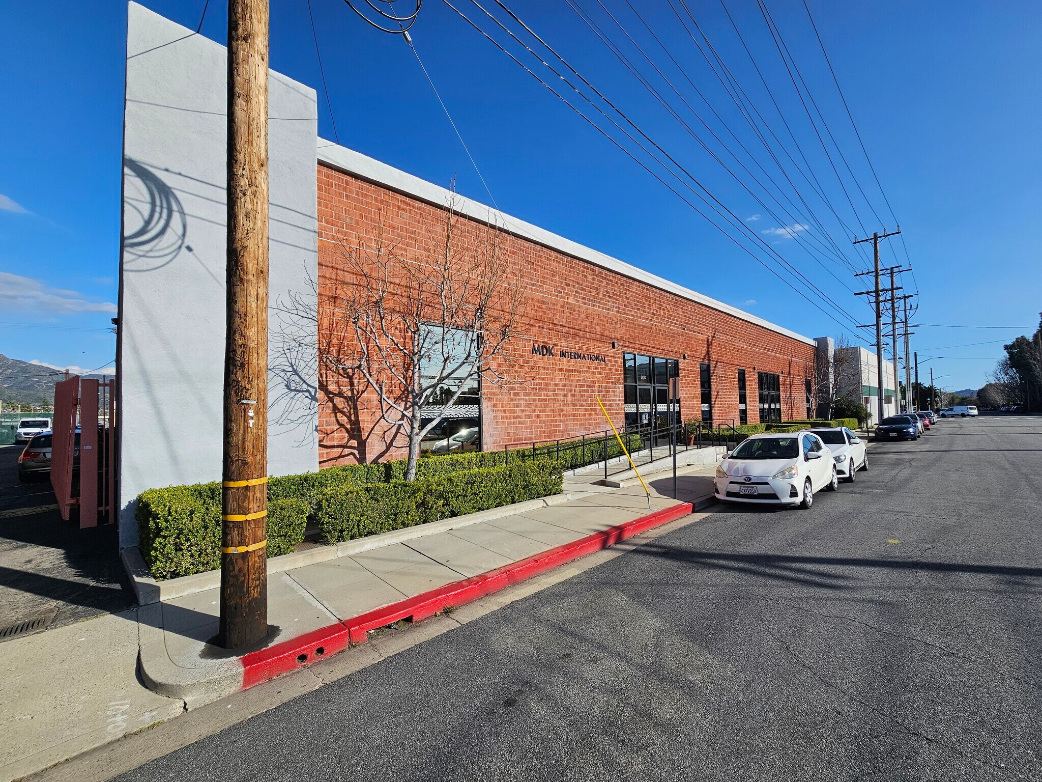 2420-2424 Ontario St, Burbank, CA à louer Photo du bâtiment- Image 1 de 14