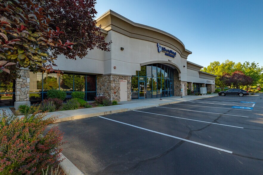 3511-3579 E Overland Rd, Meridian, ID à louer - Photo du bâtiment - Image 3 de 4