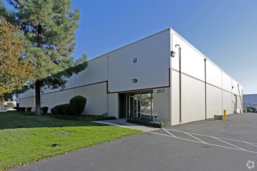 2505 Port St, West Sacramento, CA for lease - Primary Photo - Image 1 of 3