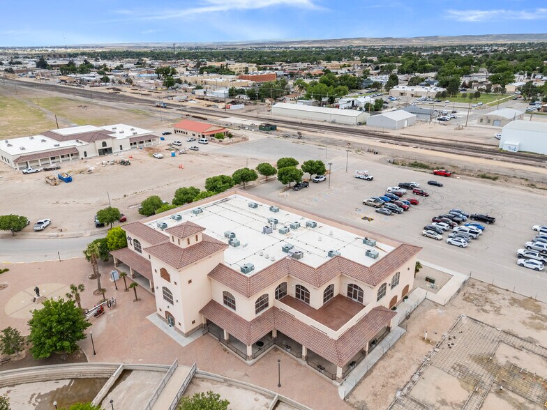 400-2 Cascade Ave, Carlsbad, NM à vendre - Photo du bâtiment - Image 3 de 8