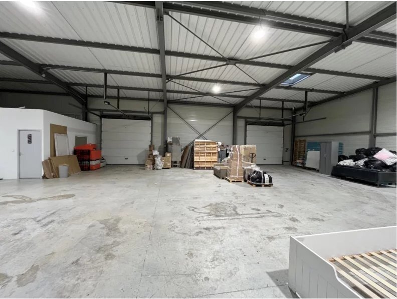 Industrial in Gallargues-le-Montueux for lease Interior Photo- Image 1 of 12
