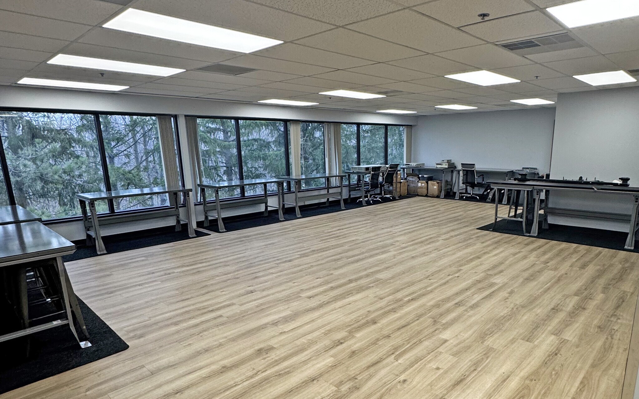 27600 Northwestern Hwy, Southfield, MI for lease Interior Photo- Image 1 of 4