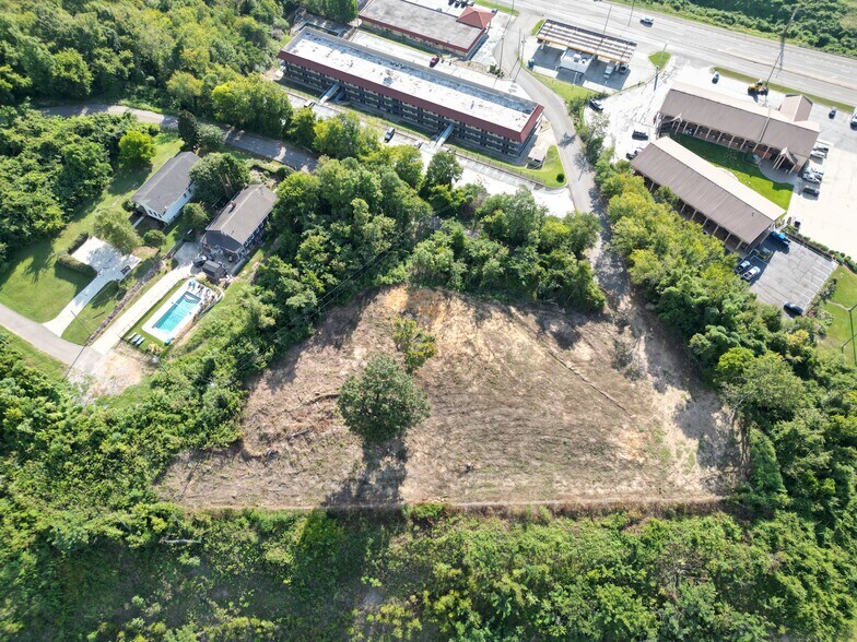 290 Costner Drive, Fultondale, AL à vendre - Photo du bâtiment - Image 2 de 3