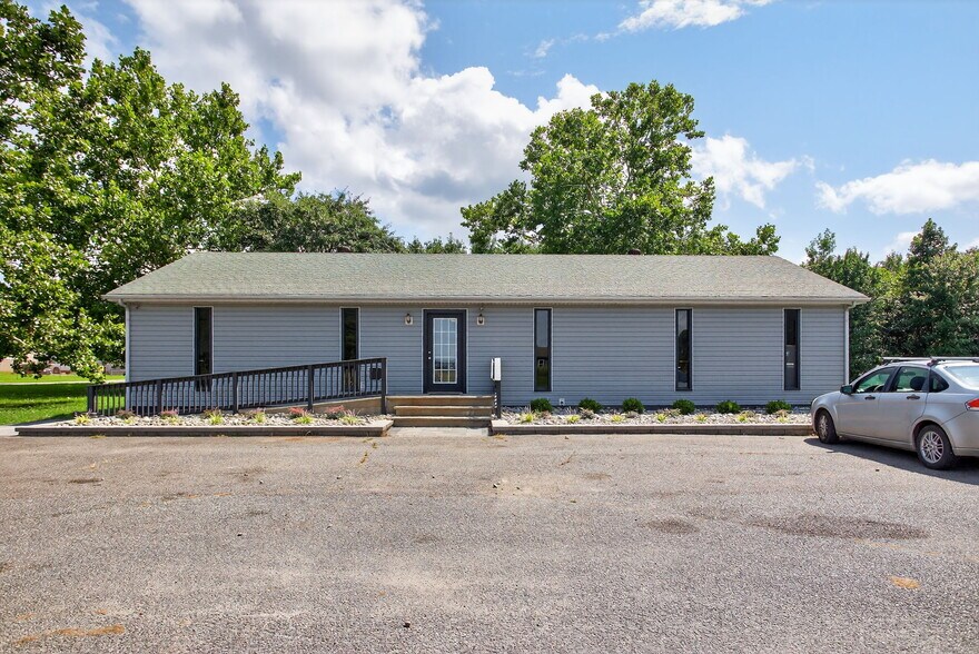 102 Industrial Blvd, Toano, VA à vendre - Photo principale - Image 1 de 42
