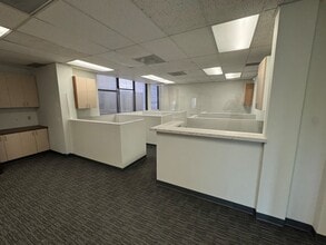 17525 Ventura Blvd, Encino, CA à louer Photo intérieure- Image 2 de 7