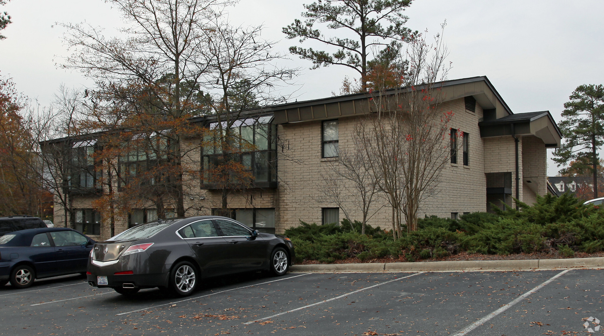 1144 Executive Cir, Cary, NC à vendre Photo du bâtiment- Image 1 de 1