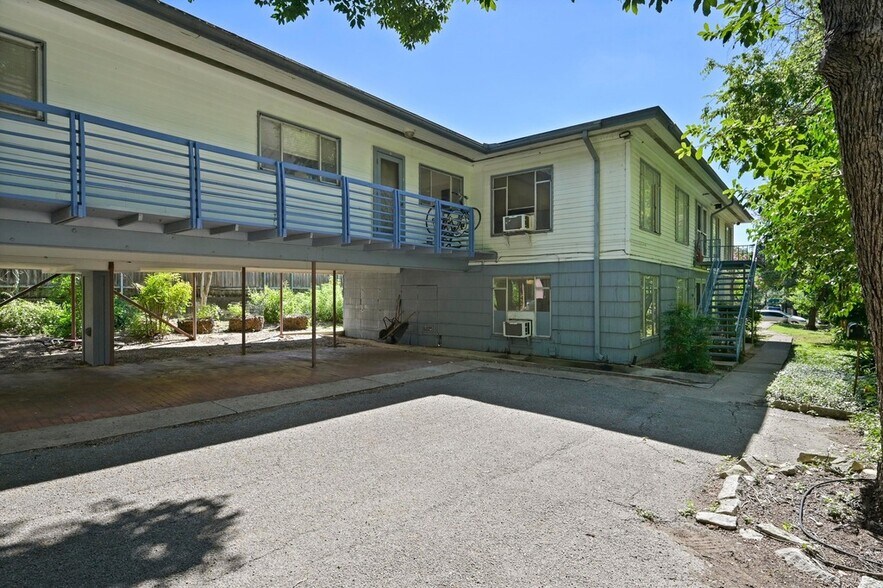 1302 Norwalk Ln, Austin, TX à vendre - Photo du bâtiment - Image 3 de 25