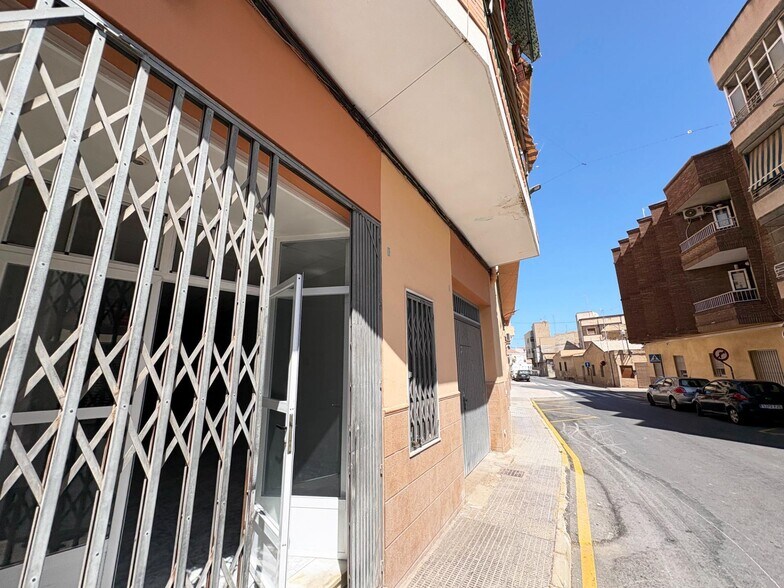 Immeuble residentiel dans Albatera, Alicante à vendre - Photo du bâtiment - Image 3 de 3
