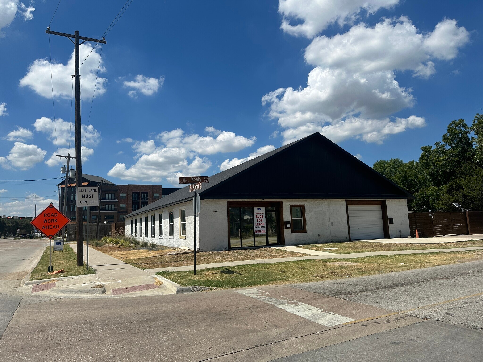 537 S Kealy Ave, Lewisville, TX for lease Primary Photo- Image 1 of 12