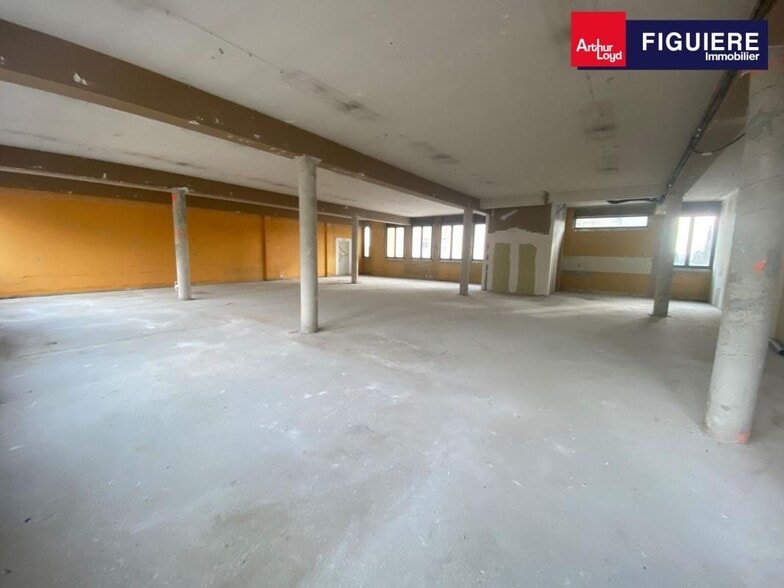 Office in Port-de-Bouc for lease - Interior Photo - Image 2 of 9
