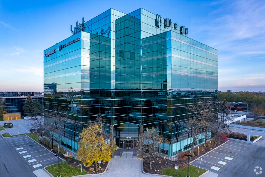 1595 16th Av, Richmond Hill, ON à vendre - Photo principale - Image 1 de 1