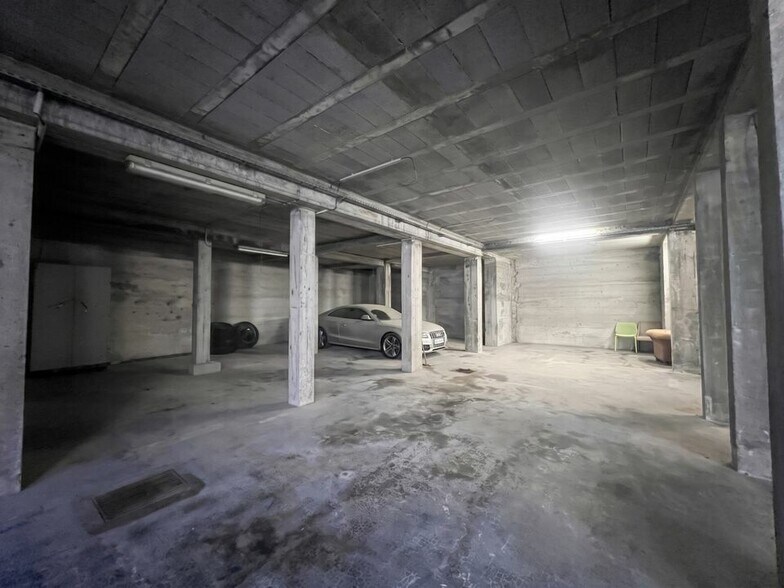 Industrial in Nice for sale - Interior Photo - Image 3 of 5