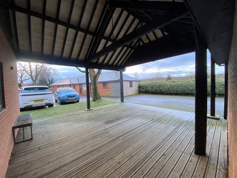 Two Mile Ln, Highnam à louer - Photo du bâtiment - Image 3 de 3