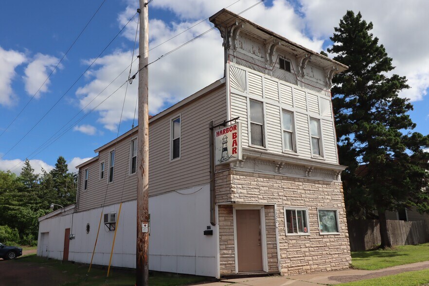 1222 Lake Shore Dr E, Ashland, WI à vendre - Photo du bâtiment - Image 2 de 13