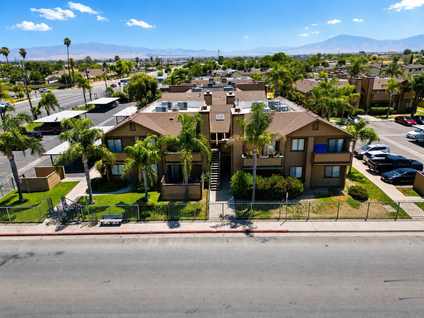 701 Planz Rd, Bakersfield, CA for sale Building Photo- Image 1 of 7