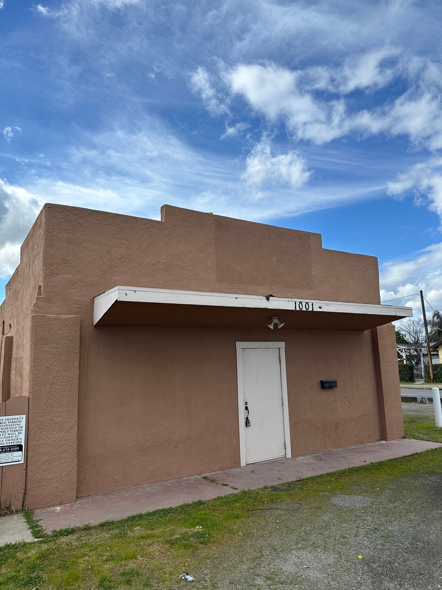 1001 Herndon Rd, Modesto, CA for lease Primary Photo- Image 1 of 2