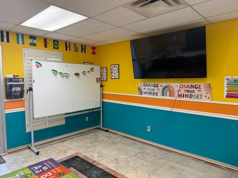 361 Vinton Rd, Anthony, TX for lease - Building Photo - Image 3 of 45