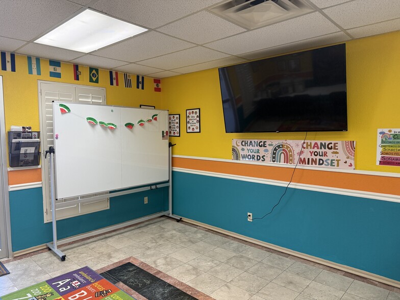 361 Vinton Rd, Anthony, TX à louer - Photo du bâtiment - Image 3 de 45