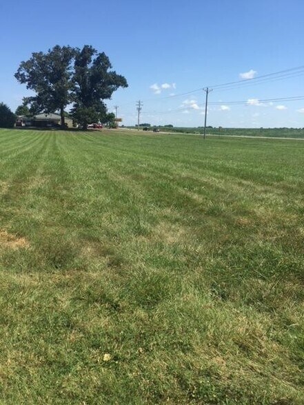 20 Man O War Drive, Oak Grove, KY à vendre - Photo du bâtiment - Image 2 de 4