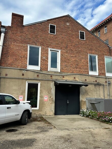 109 Gillespie St, Fayetteville, NC à louer - Photo du bâtiment - Image 2 de 8