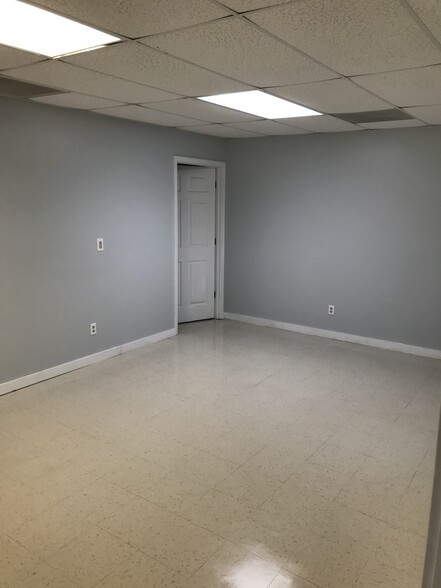 401-433 Old House Rd, Ridgeland, SC for lease - Building Photo - Image 3 of 12