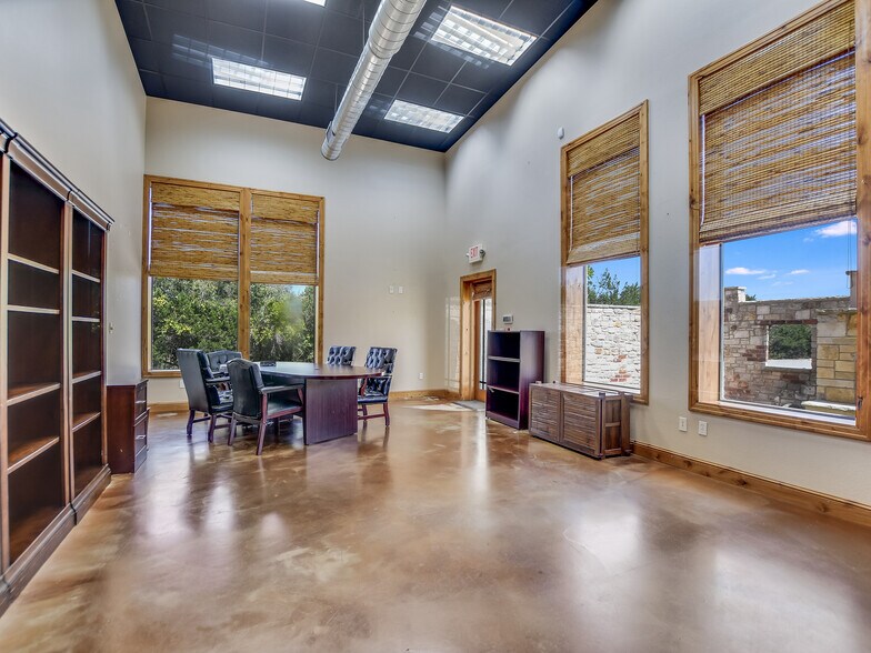 4004 E Hwy 290, Dripping Springs, TX à vendre - Photo intérieure - Image 2 de 22