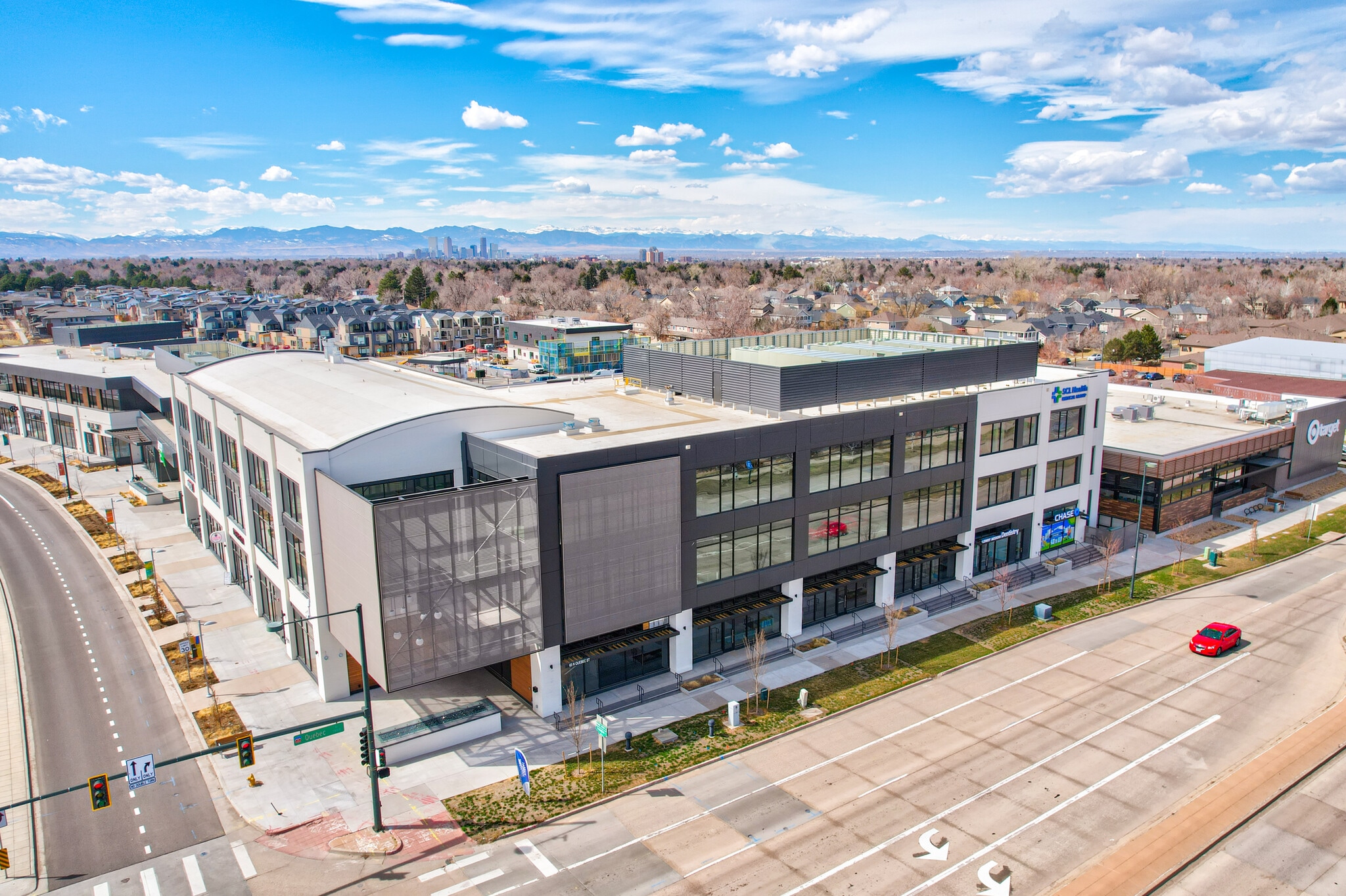 7111 E. Lowry Blvd, Denver, CO à louer Photo du bâtiment- Image 1 de 12