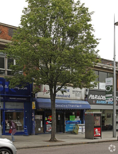 96 High St, Londres à vendre - Photo du bâtiment - Image 2 de 3