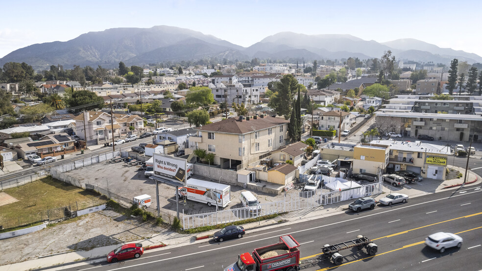 7415 Foothill Blvd, Tujunga, CA à vendre - Photo du bâtiment - Image 1 de 1