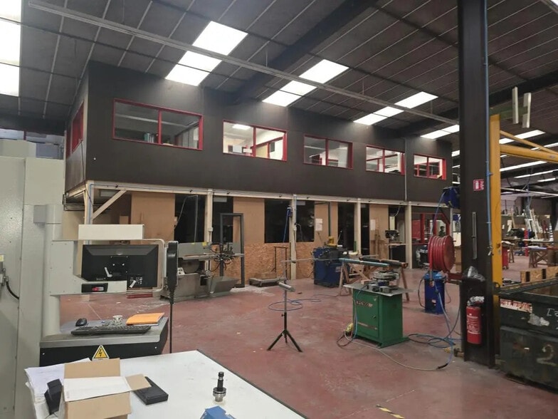 Flex in Mérignac for lease - Building Photo - Image 2 of 6