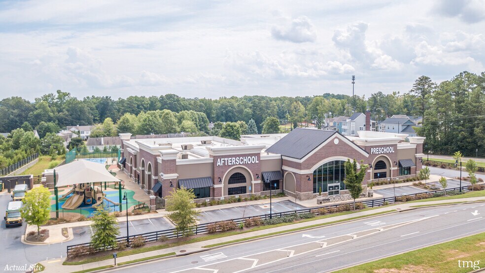 13175 Cogburn Rd, Alpharetta, GA à vendre - Photo du bâtiment - Image 2 de 11