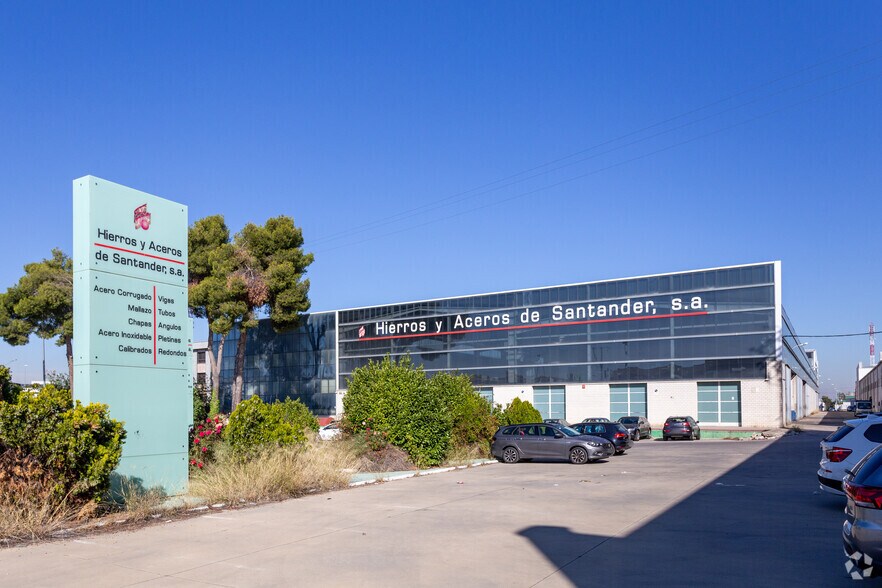 Calle Lago Carucedo s/n, Fuenlabrada, Madrid à louer - Photo du bâtiment - Image 1 de 3
