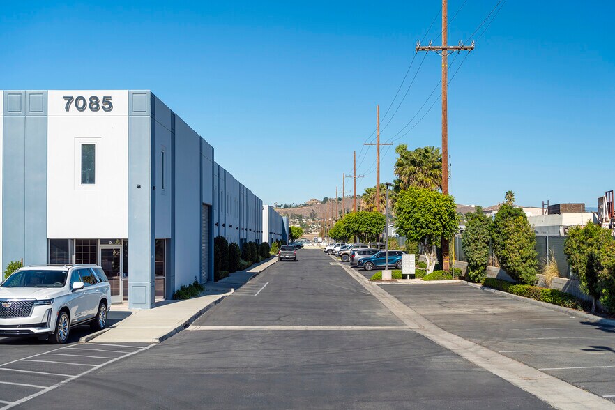 7095 Jurupa Ave, Riverside, CA à louer - Photo du bâtiment - Image 2 de 10