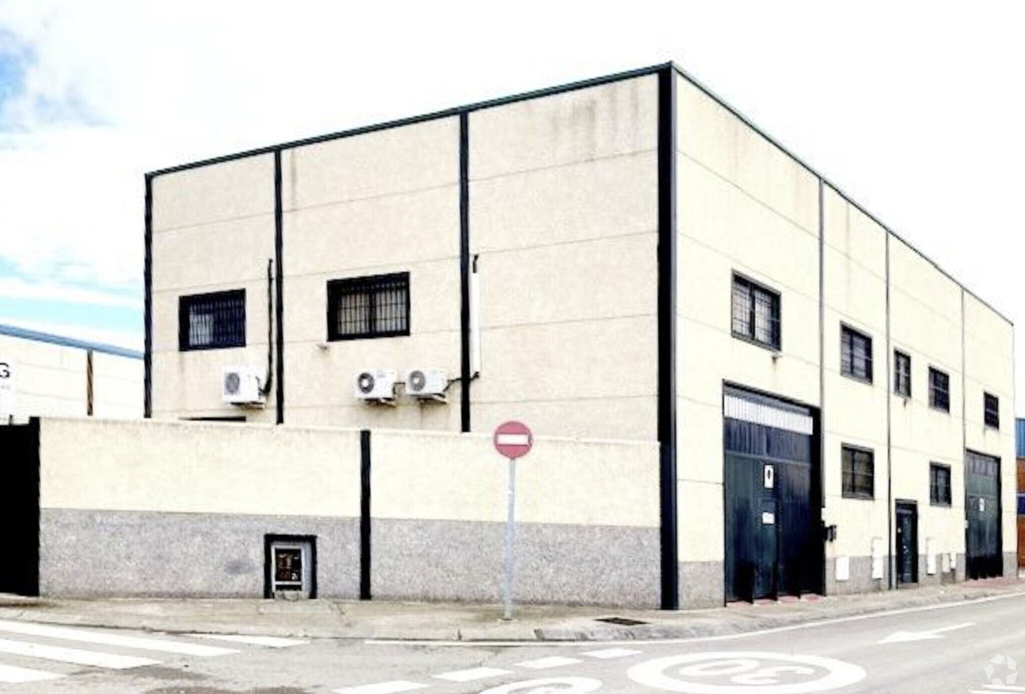 Industrial in Leganés, Madrid for sale Primary Photo- Image 1 of 5
