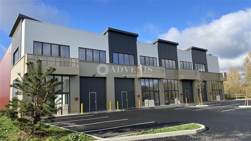 Flex in Saint-Pierre-du-Perray for lease - Building Photo - Image 1 of 7