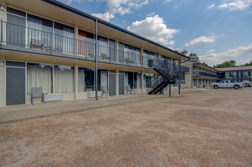 100 W Wilson St, Valliant, OK for sale - Building Photo - Image 3 of 48