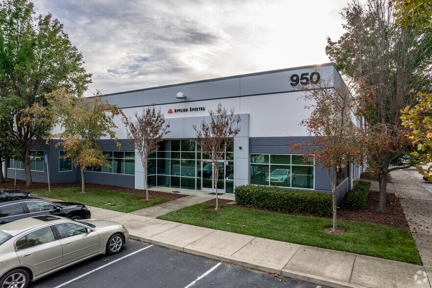 950 Riverside Pky, West Sacramento, CA à louer - Photo du bâtiment - Image 3 de 7