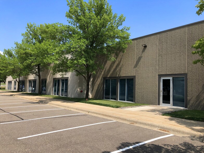 1060 Lone Oak Rd, Eagan, MN à louer - Photo du bâtiment - Image 2 de 8